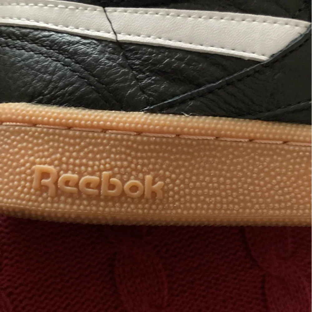 Reebok Classic Sneaker - Picture 4 of 8